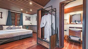 Premium bedding, minibar, in-room safe, desk