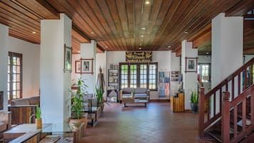 Zona de estar del vestíbulo