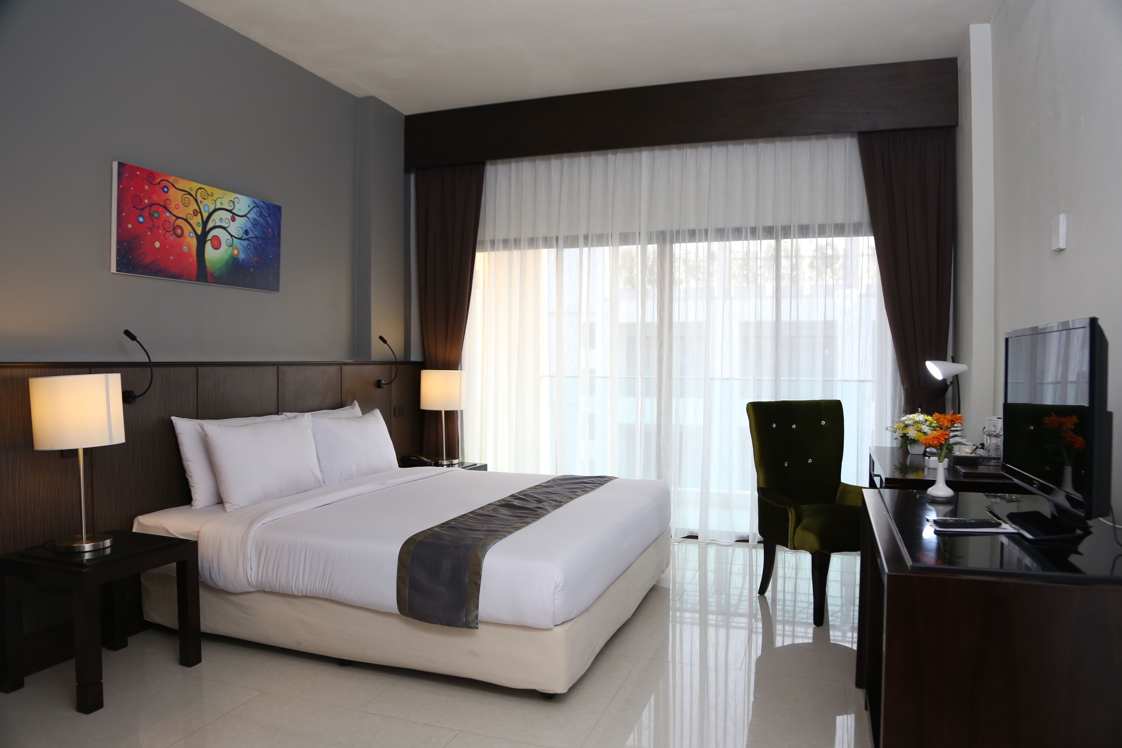 Caja de seguridad en la habitación, escritorio y wifi gratis 