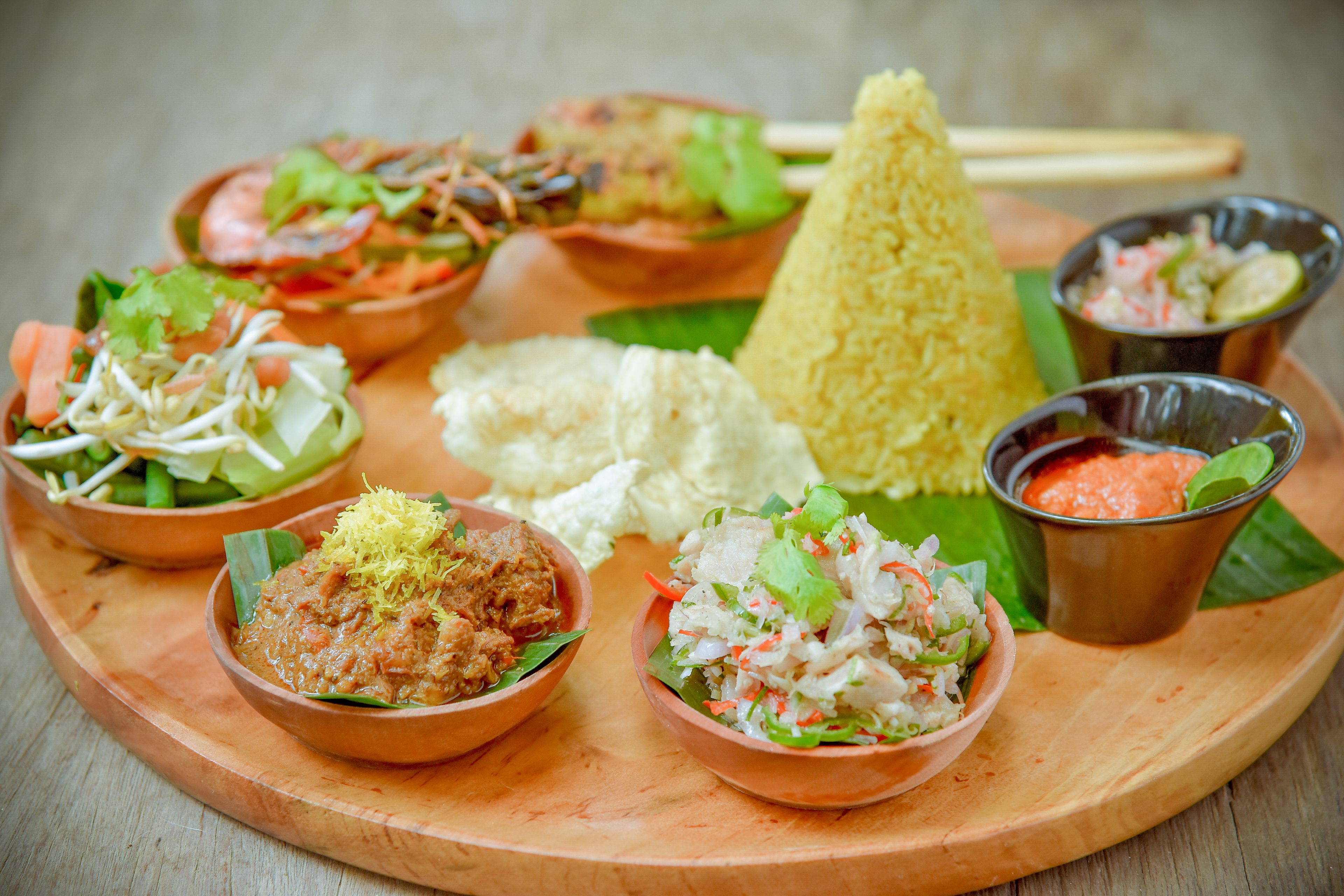 local cuisine, pool views