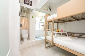 Bunk Bed Room | Wifi gratis y ropa de cama