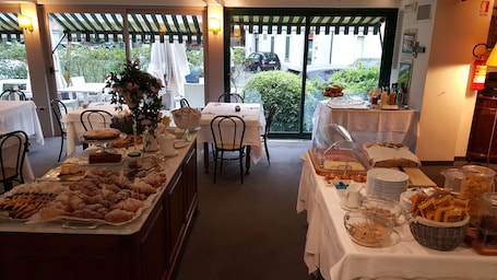 Desayuno buffet incluido todos los días
