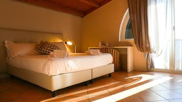 Junior Suite | Minibar, in-room safe, desk, free WiFi