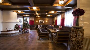 Coin salon dans le hall