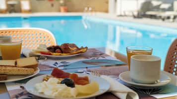 Daily buffet breakfast for a fee