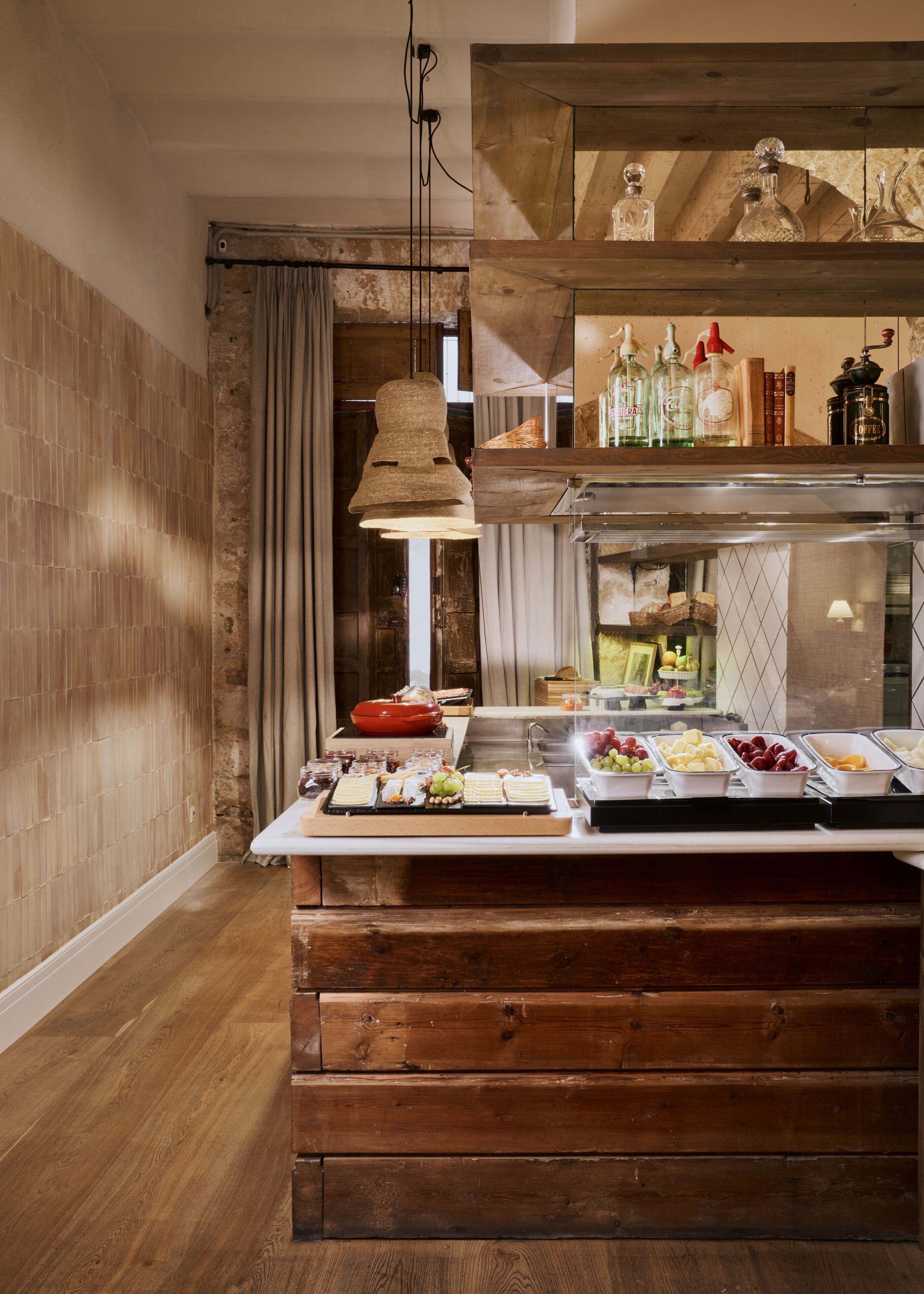 daily buffet breakfast (eur 24 per person)