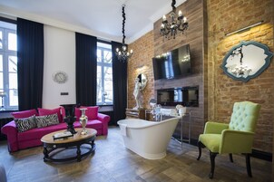 Apartamento Royal | Sábanas de algodón egipcio, decoración individual, escritorio