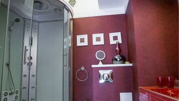 Executive Suite | Bathroom