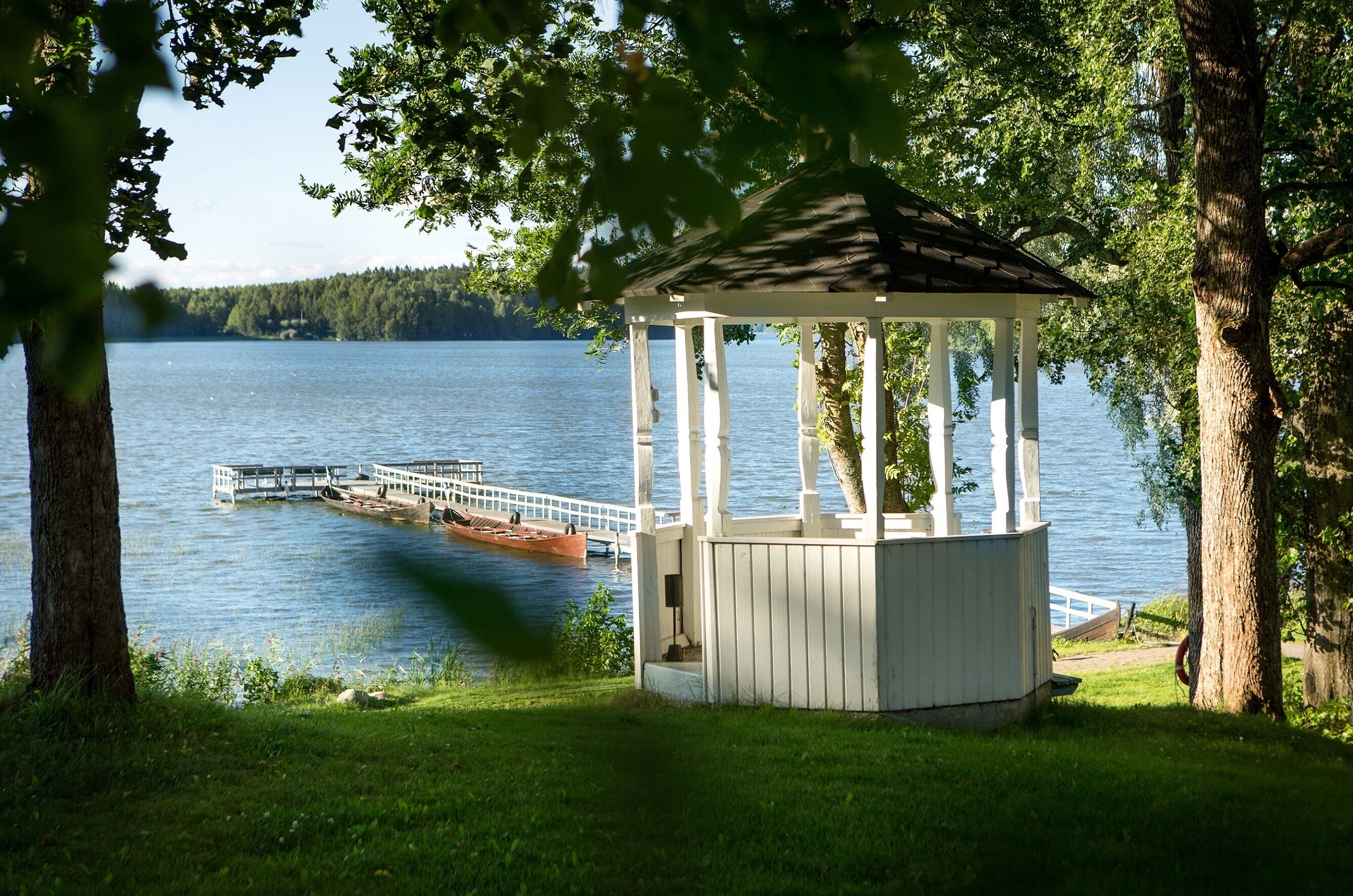 outdoor banquet area