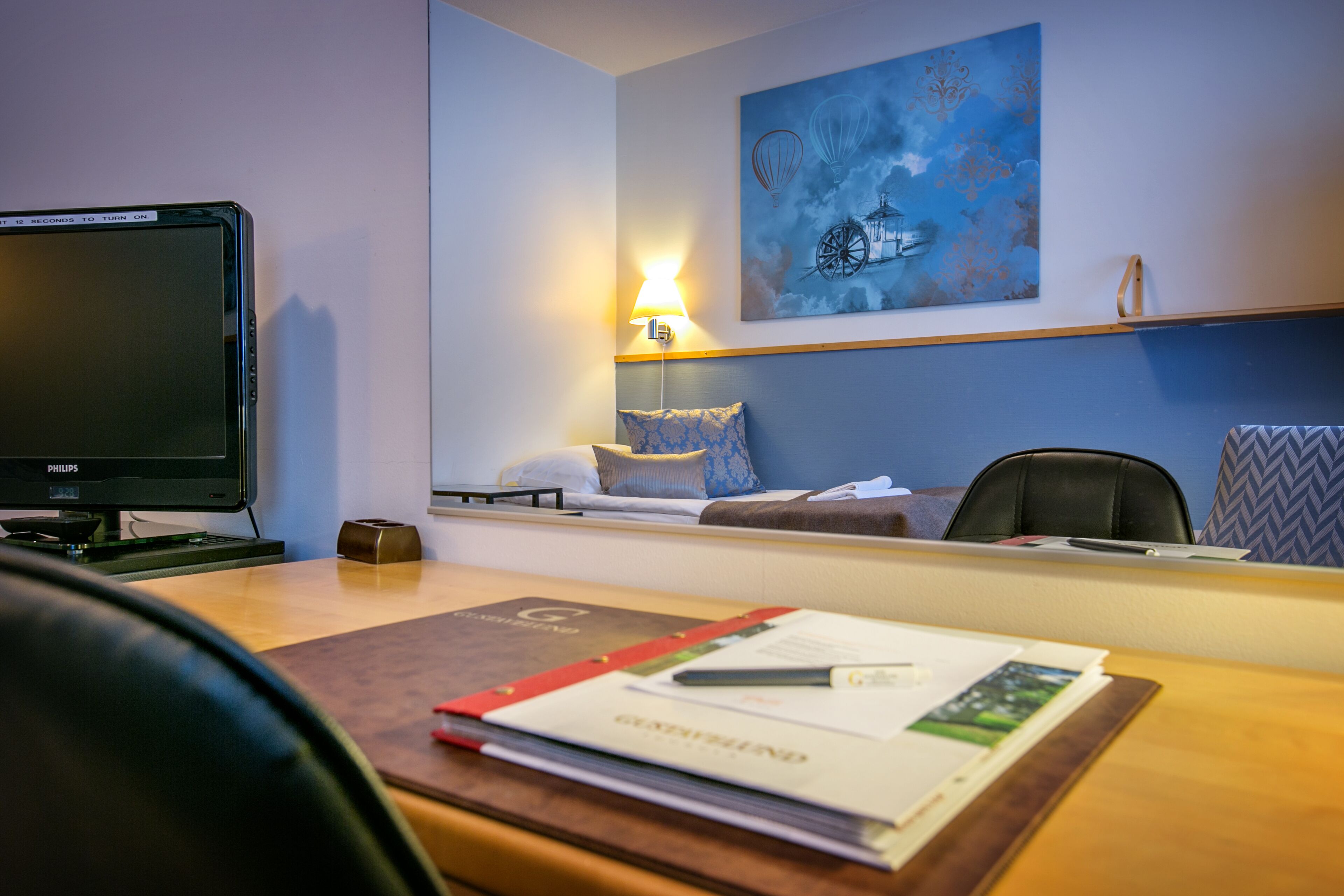 in-room safe, desk, soundproofing, free wifi