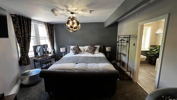 Luxury Suite, Ensuite (Queen) | 1 bedroom