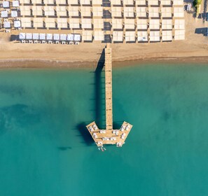 Private beach, free beach cabanas, sun loungers, beach umbrellas - Royal Wings Hotel - All Inclusive (Antalya)