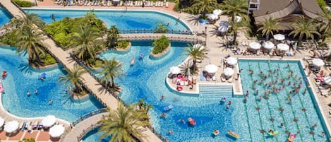 Piscine couverte, piscine extérieure (ouverte en saison)