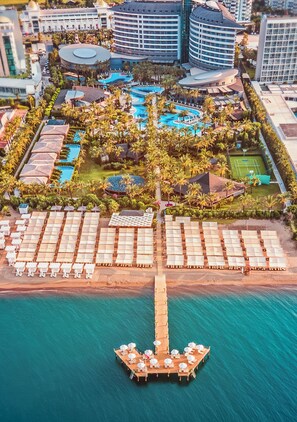 Front of property - Royal Wings Hotel - All Inclusive (Antalya)
