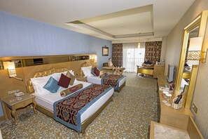 Free minibar items, in-room safe, desk, free WiFi - Royal Holiday Palace (Antalya)