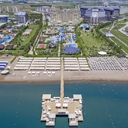 Spiaggia privata, lettini da mare, ombrelloni, pallavolo