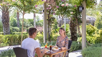 8 Restaurants, Frühstück, Mittagessen, Abendessen, internationale Küche