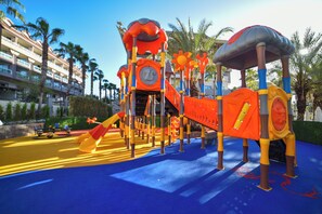Children’s play area – outdoor