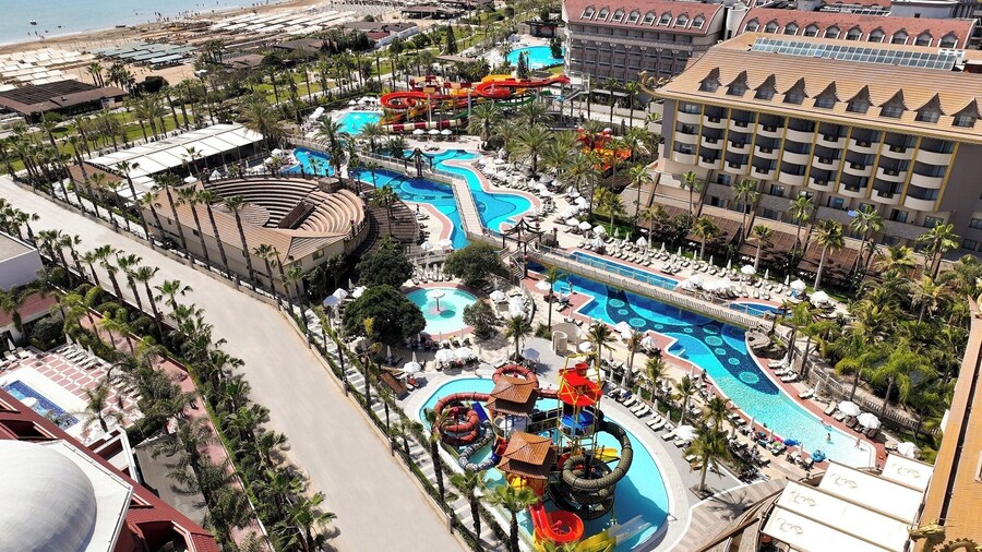 Royal Dragon Hotel – All Inclusive