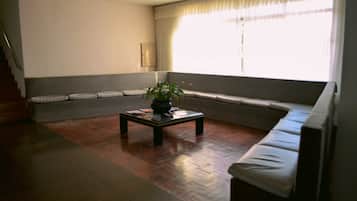 ๋ด๋ถ ์ธ๋ถ ์ฌ์ง