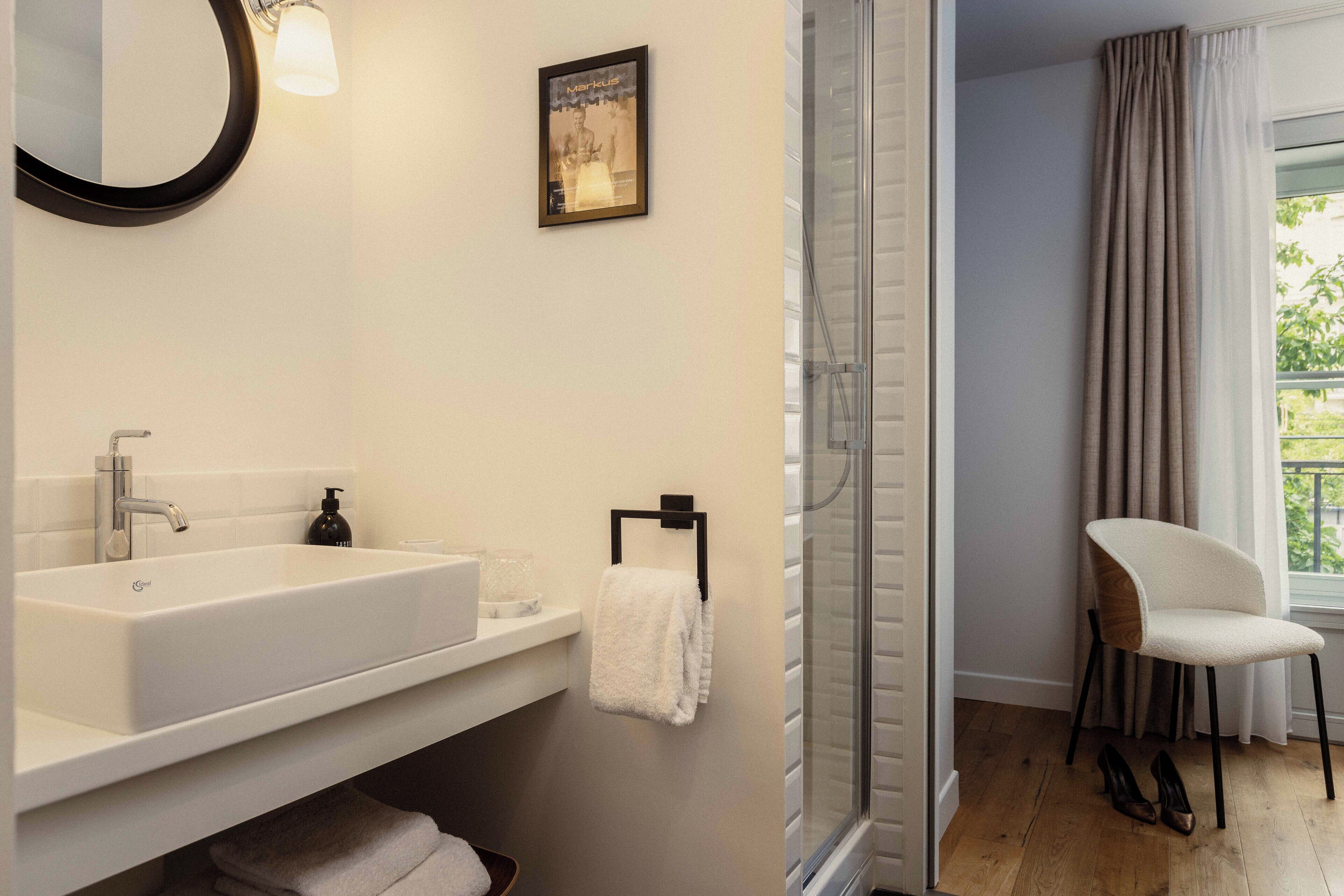 superior room (chambre m) | bathroom | shower, eco-friendly toiletries, hair dryer, towels