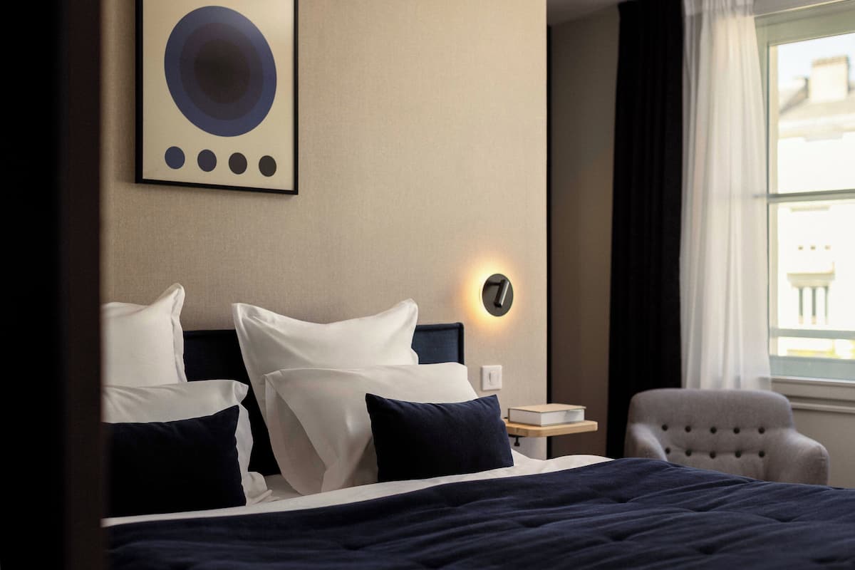 Superior Room (Chambre M) | Premium bedding, pillow-top beds, in-room safe, individually decorated