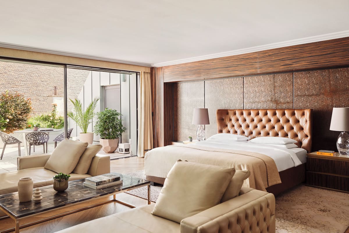 Loftsleilighet – royal (Suite) | Allergitestet sengetøy, minibar, safe på rommet og individuelt dekorert