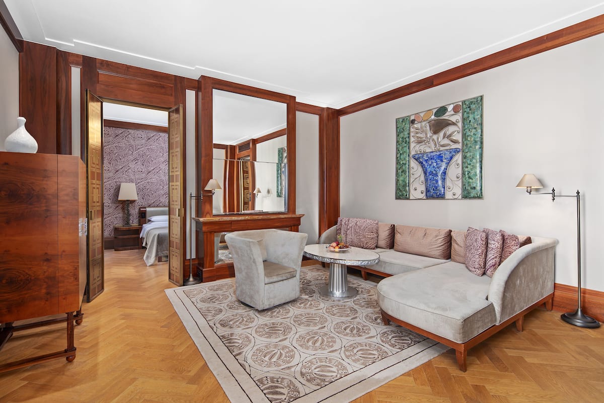 Suite (Ambassador) | 1 bedroom, hypo-allergenic bedding, minibar, in-room safe
