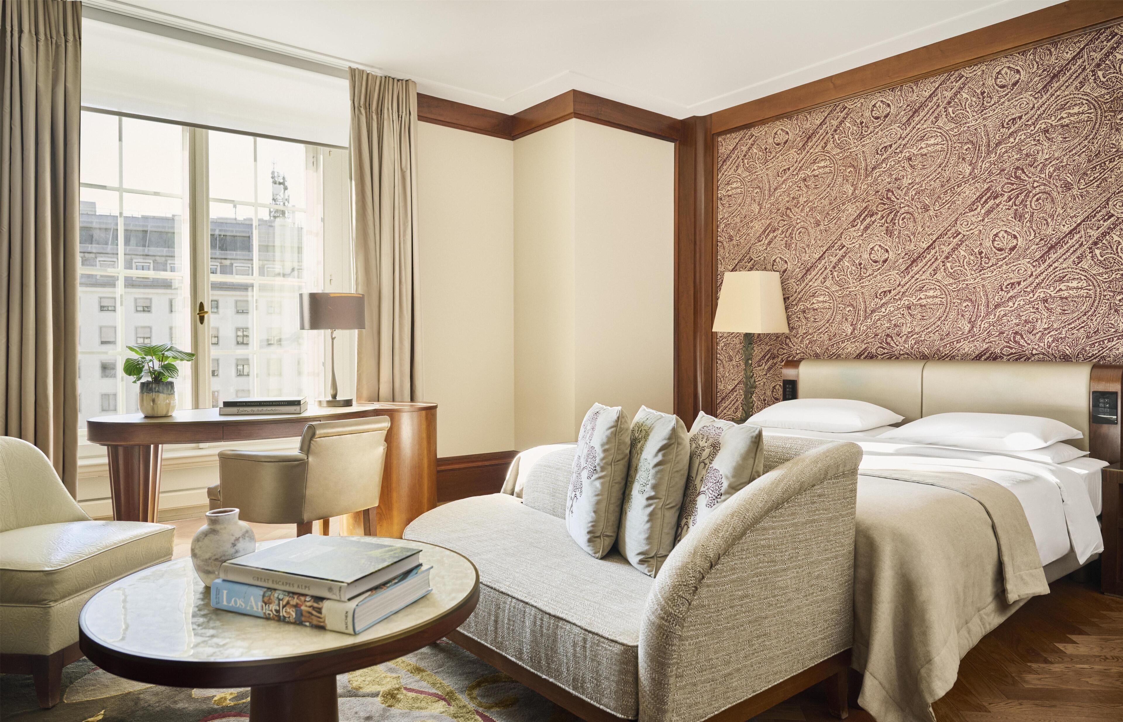 Room, 1 King Bed | Hypo-allergenic bedding, minibar, in-room safe, individually decorated