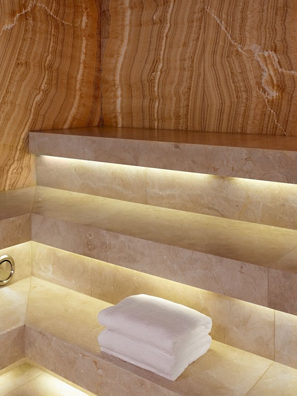 Couples treatment rooms, sauna, steam room, body treatments