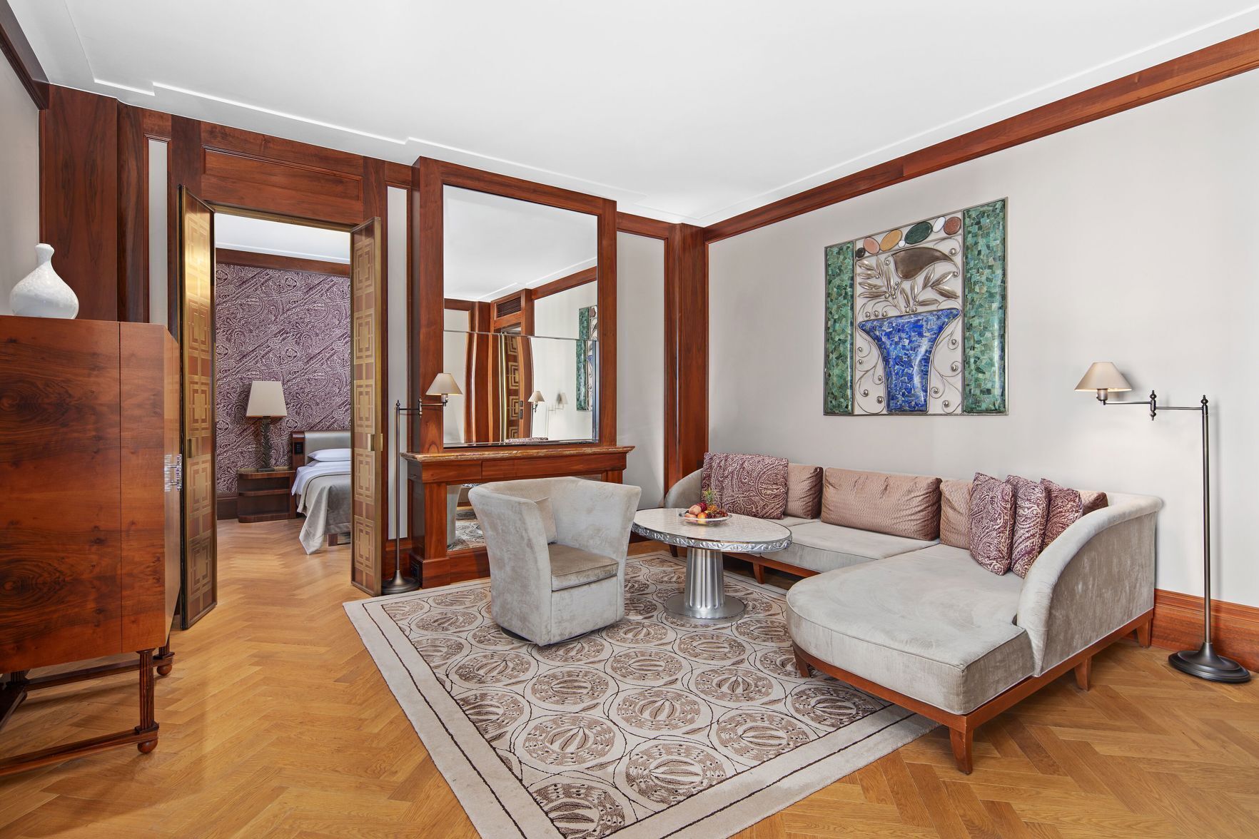 Literie hypoallergénique, minibar, coffres-forts dans les chambres