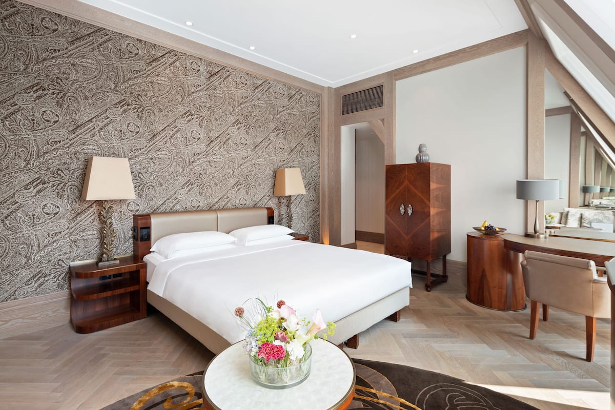 Hypo-allergenic bedding, minibar, in-room safe, individually decorated