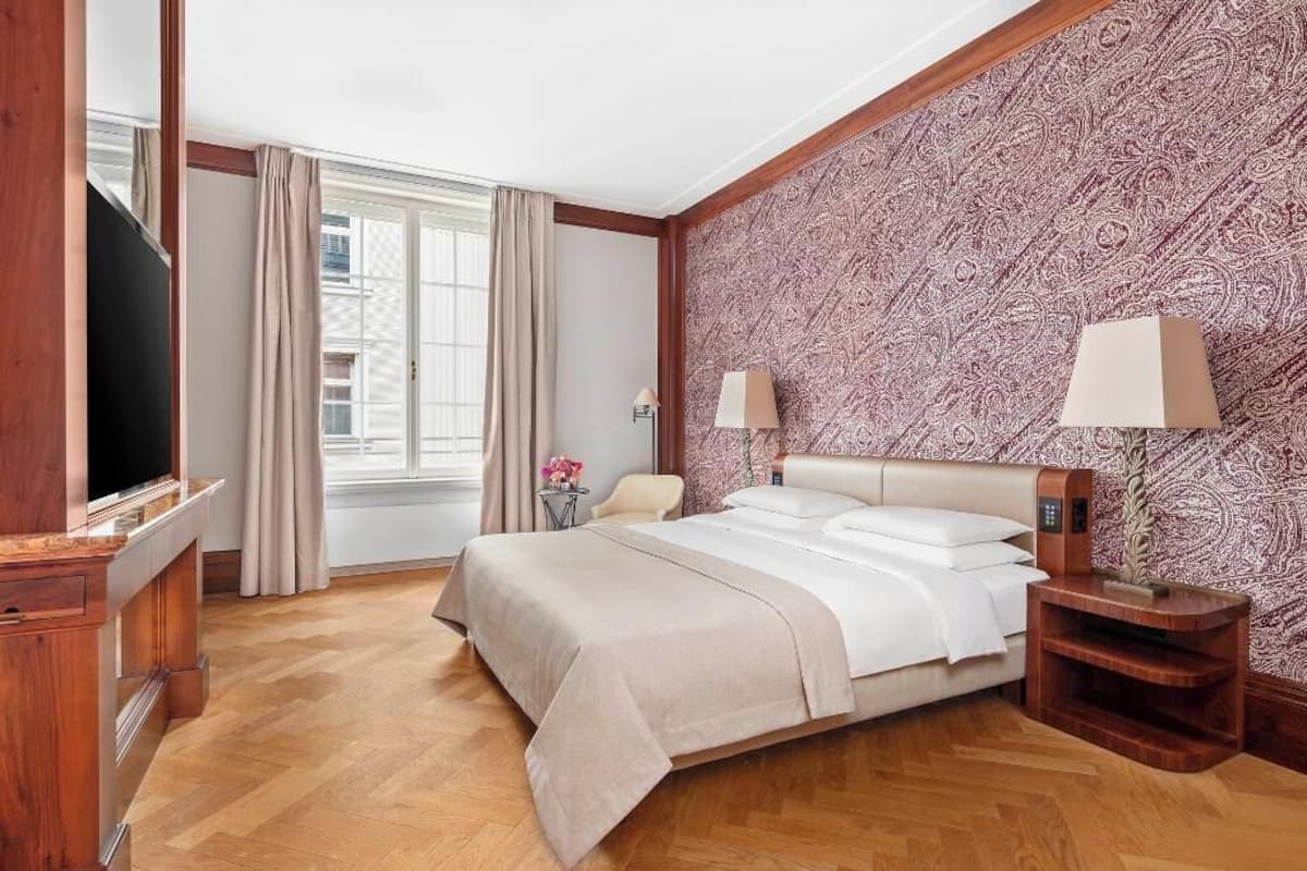 Hypo-allergenic bedding, minibar, in-room safe, individually decorated