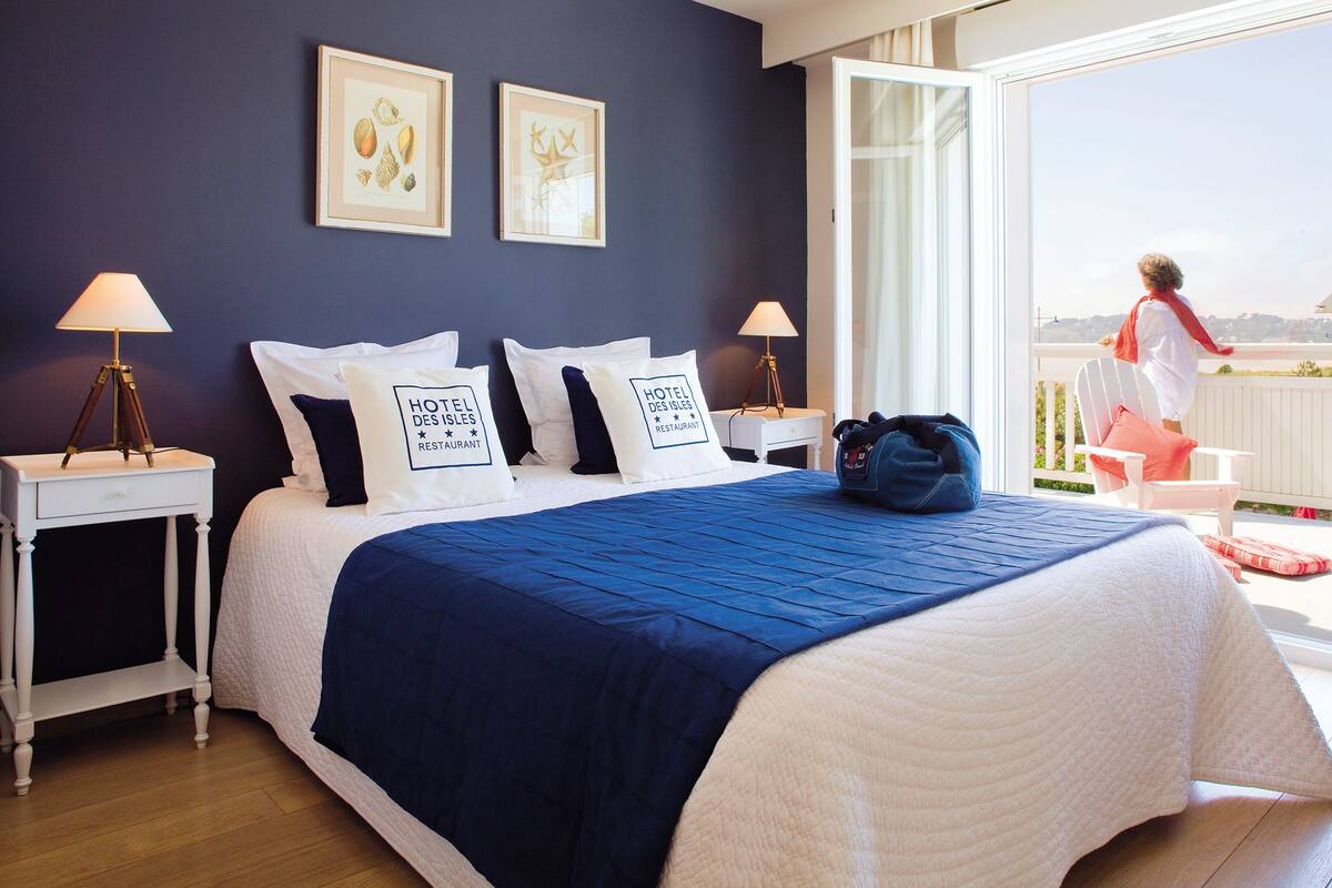 Double Room | In-room safe, desk, iron/ironing board (on request), cribs (free)