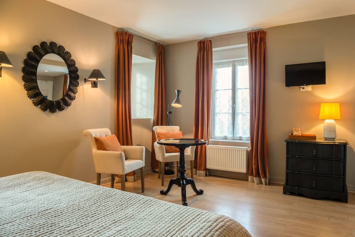 waterfront room, luxury | in-room safe, desk, iron/ironing board, free wifi