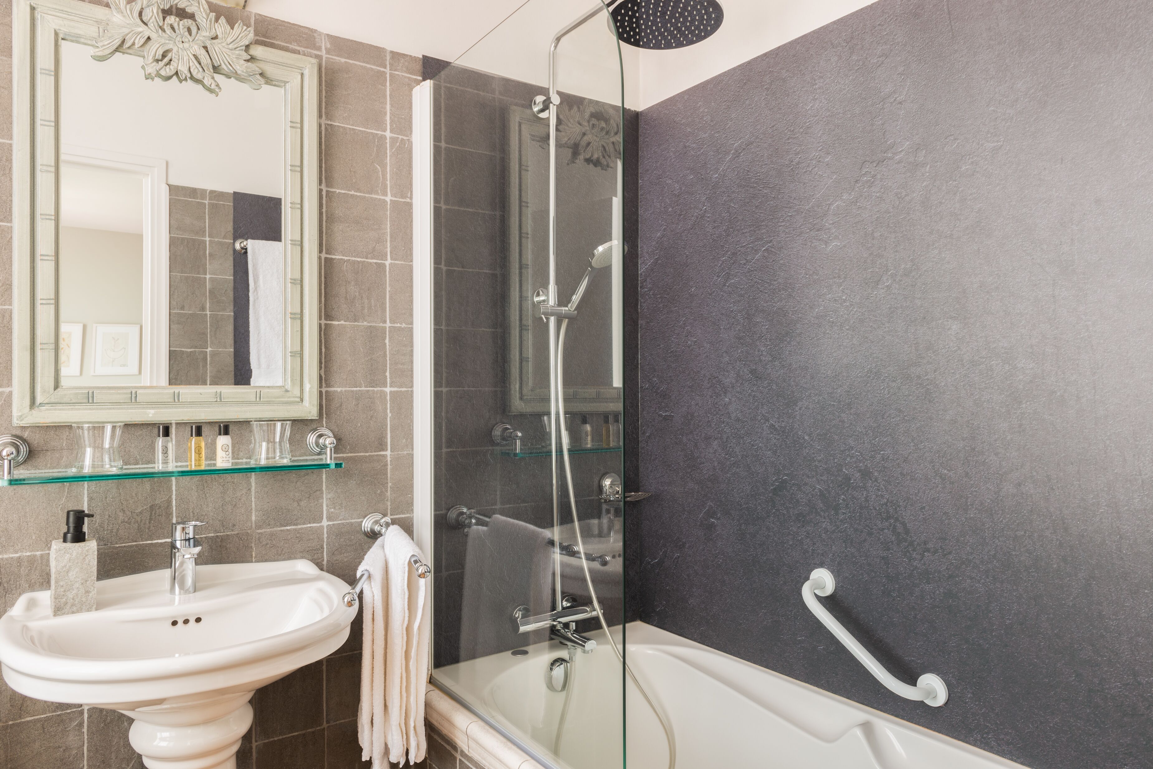 double room, harbour view | bathroom | rainfall showerhead, hair dryer, towels