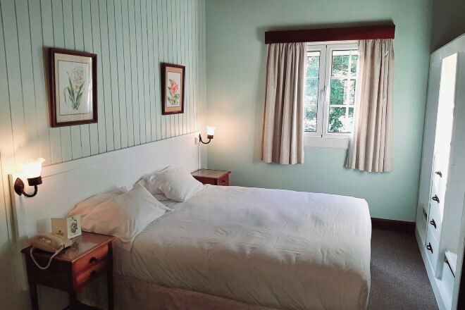 Minibar, blendingsgardiner, lydisolert og wi-fi (inkludert)