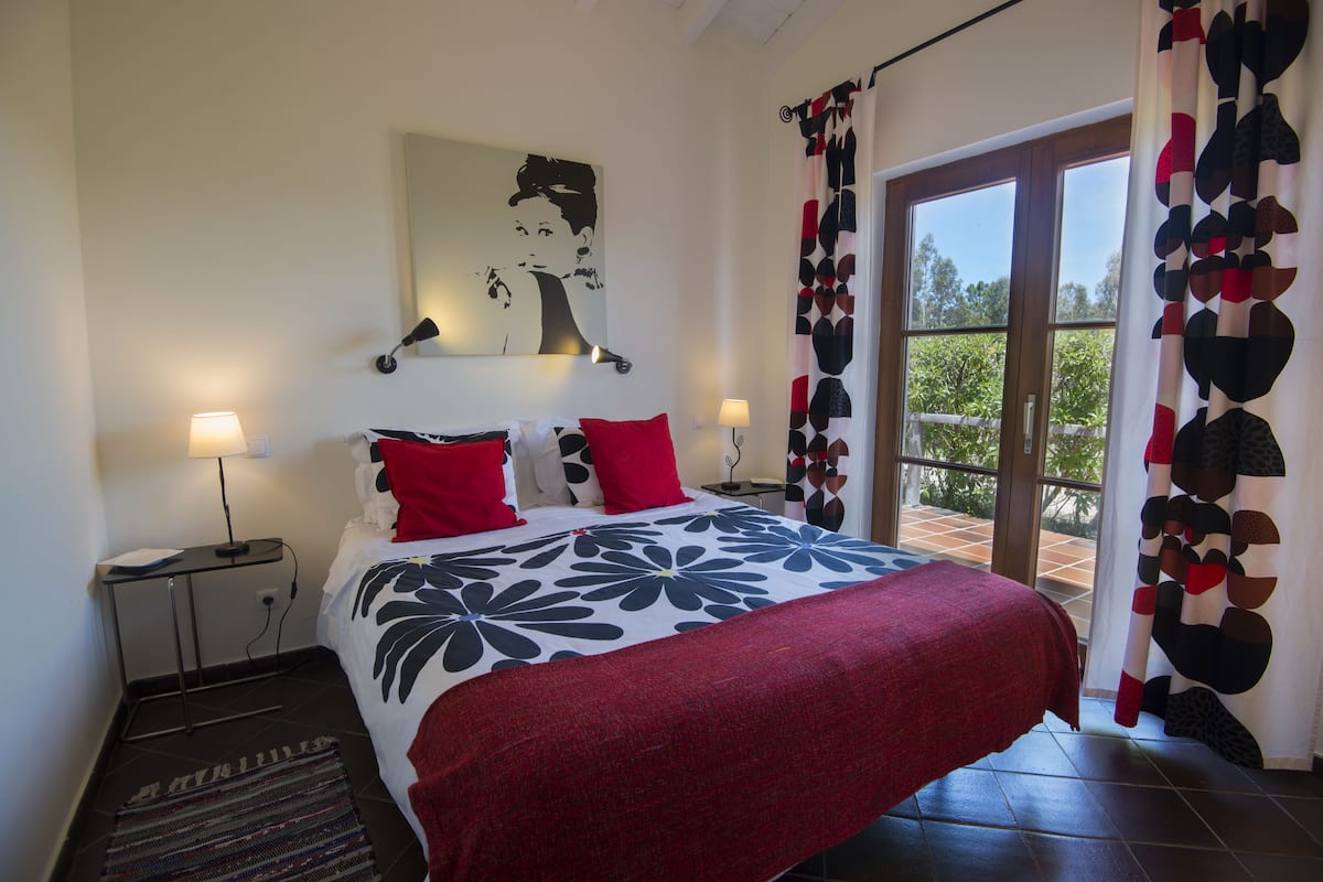 Family Suite, Kitchenette, Pool View | Minibar, soundproofing, cribs/infant beds, rollaway beds