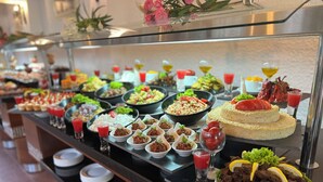 餐饮