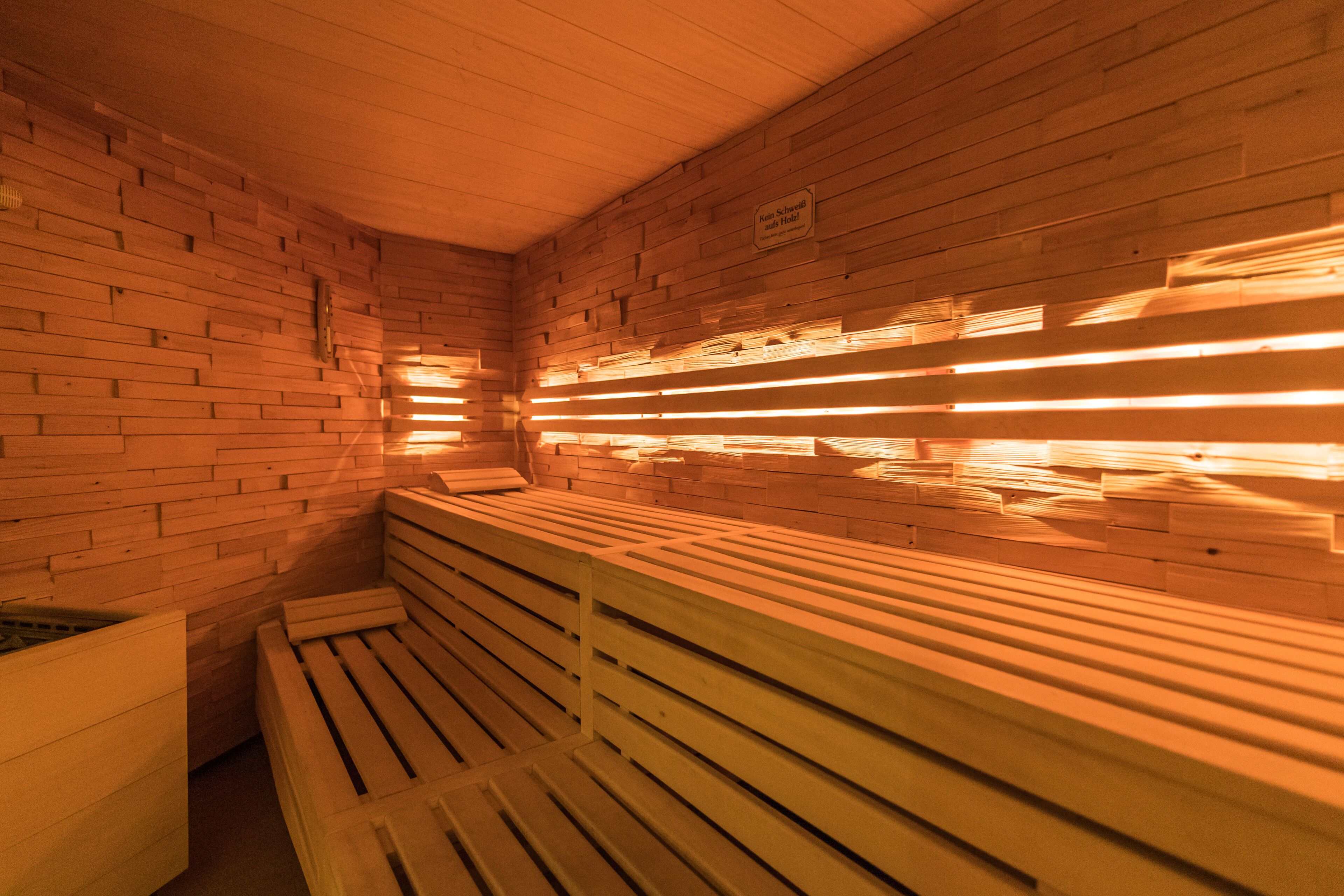 sauna, hot tub, steam room, body treatments, hot stone massages