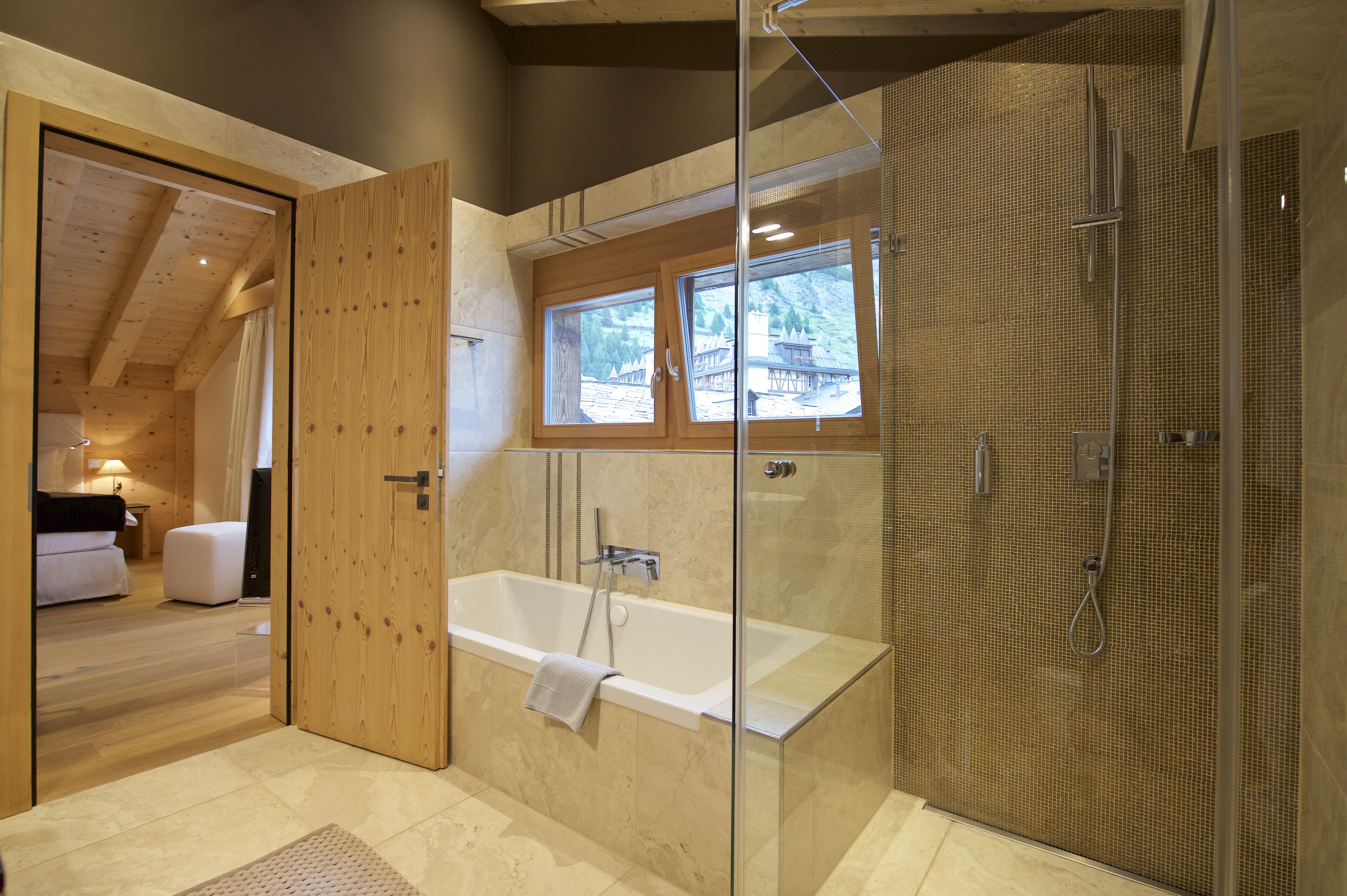 penthouse apartment with 3 bedrooms | bathroom | free toiletries, hair dryer, bathrobes, slippers