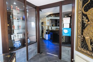 Interior entrance - Hotel Astoria am Urachplatz (Stuttgart)