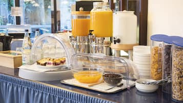 Daily buffet breakfast (EUR 15.90 per person)