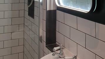 Standard Double Room, Ensuite (1st Floor) | Bathroom