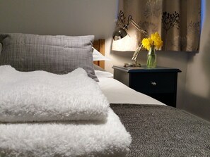 Standard Single Room, Ensuite (3rd Floor) - Starlings Guest House (Brighton)