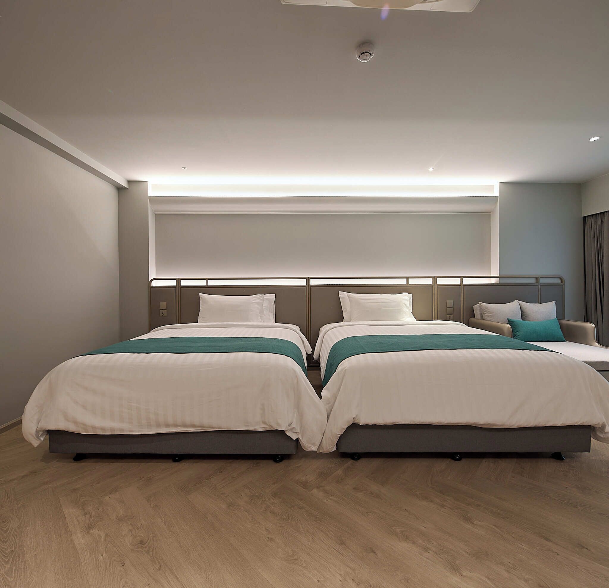 twin queen in | 1 bedroom, in-room safe, desk, laptop workspace