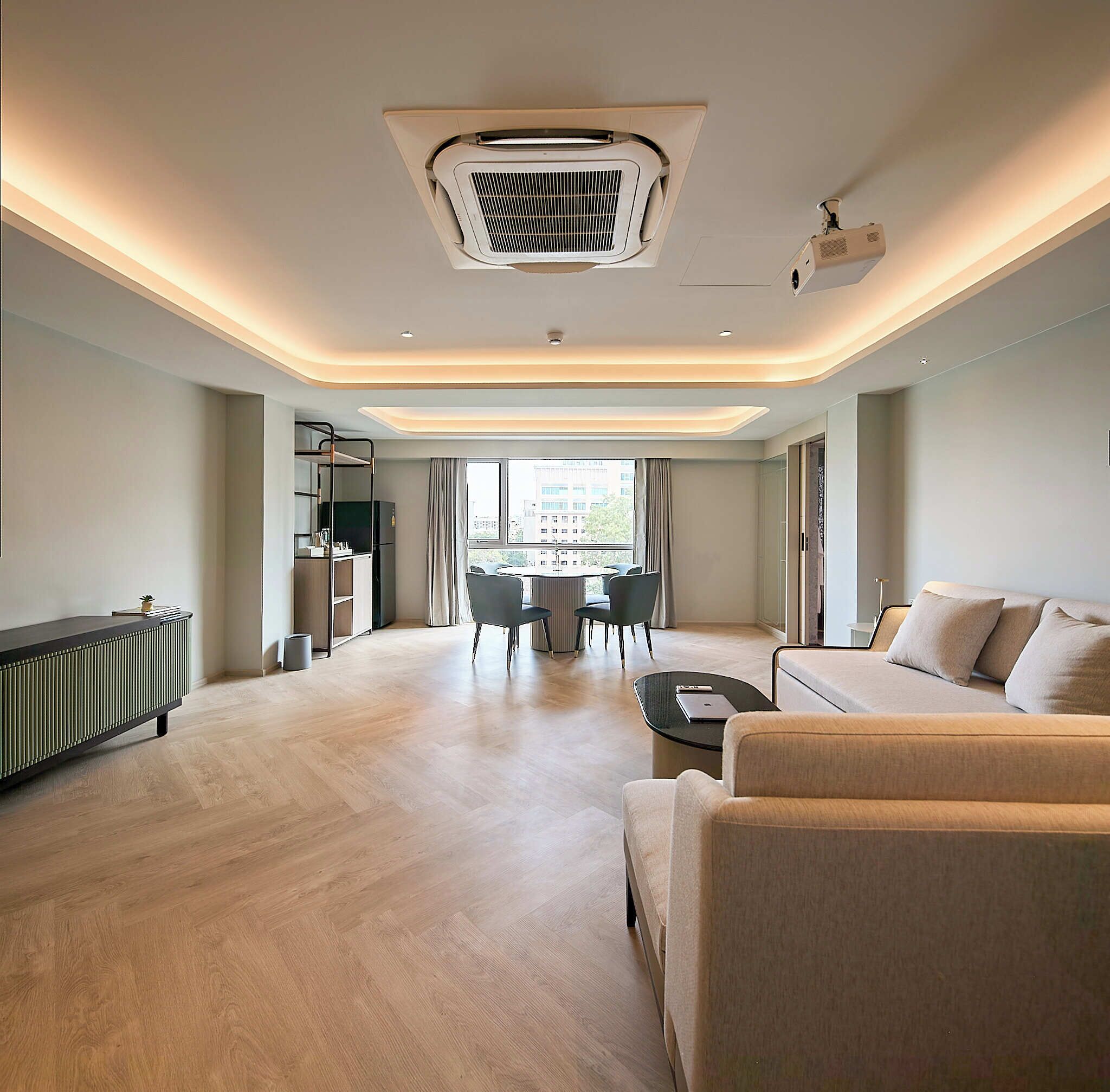 the path suite | 1 bedroom, in-room safe, desk, laptop workspace