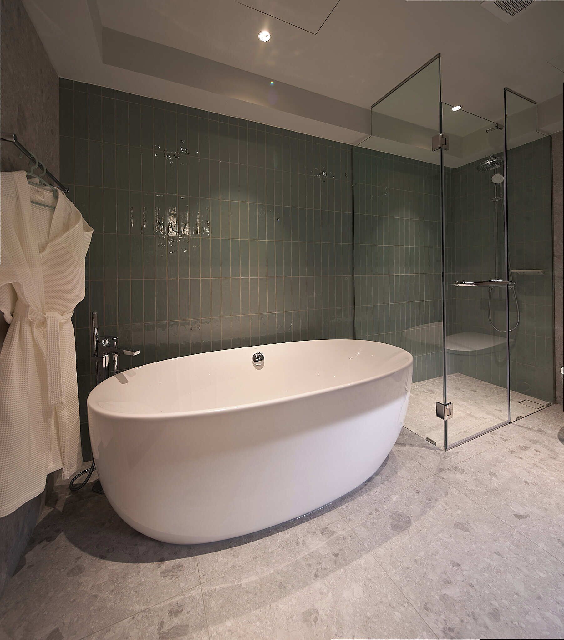 the path suite | 1 bedroom, in-room safe, desk, laptop workspace