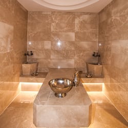 Couples treatment room(s), sauna, Turkish bath/hammam, body treatments