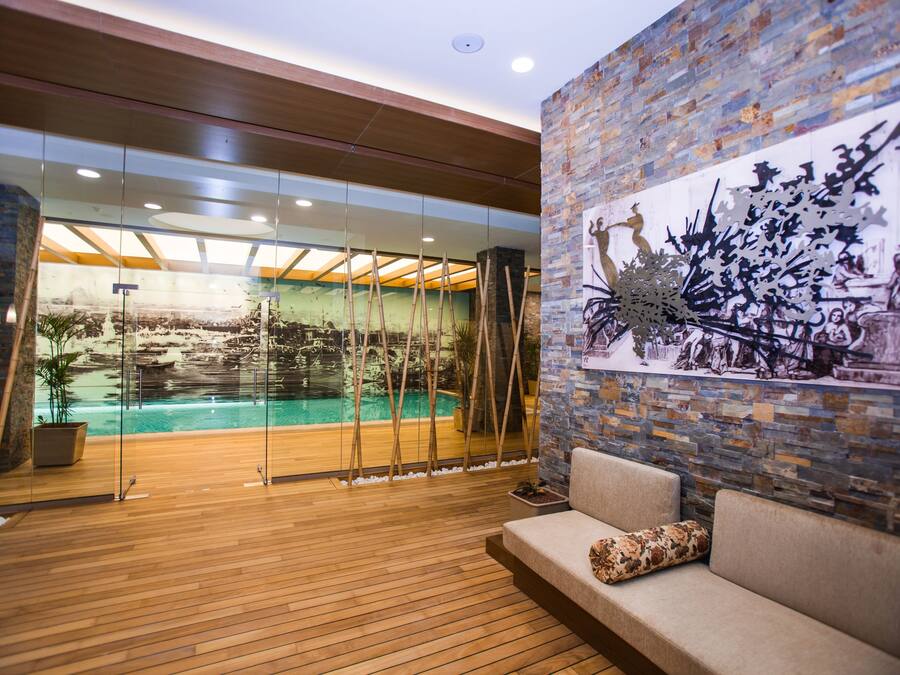 Ruang perawatan pasangan, sauna, dan pemandian Turki/hammam